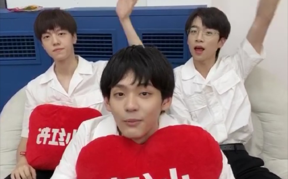 花手虽迟但到,点击收获东百人张嘉元儿的土味花手