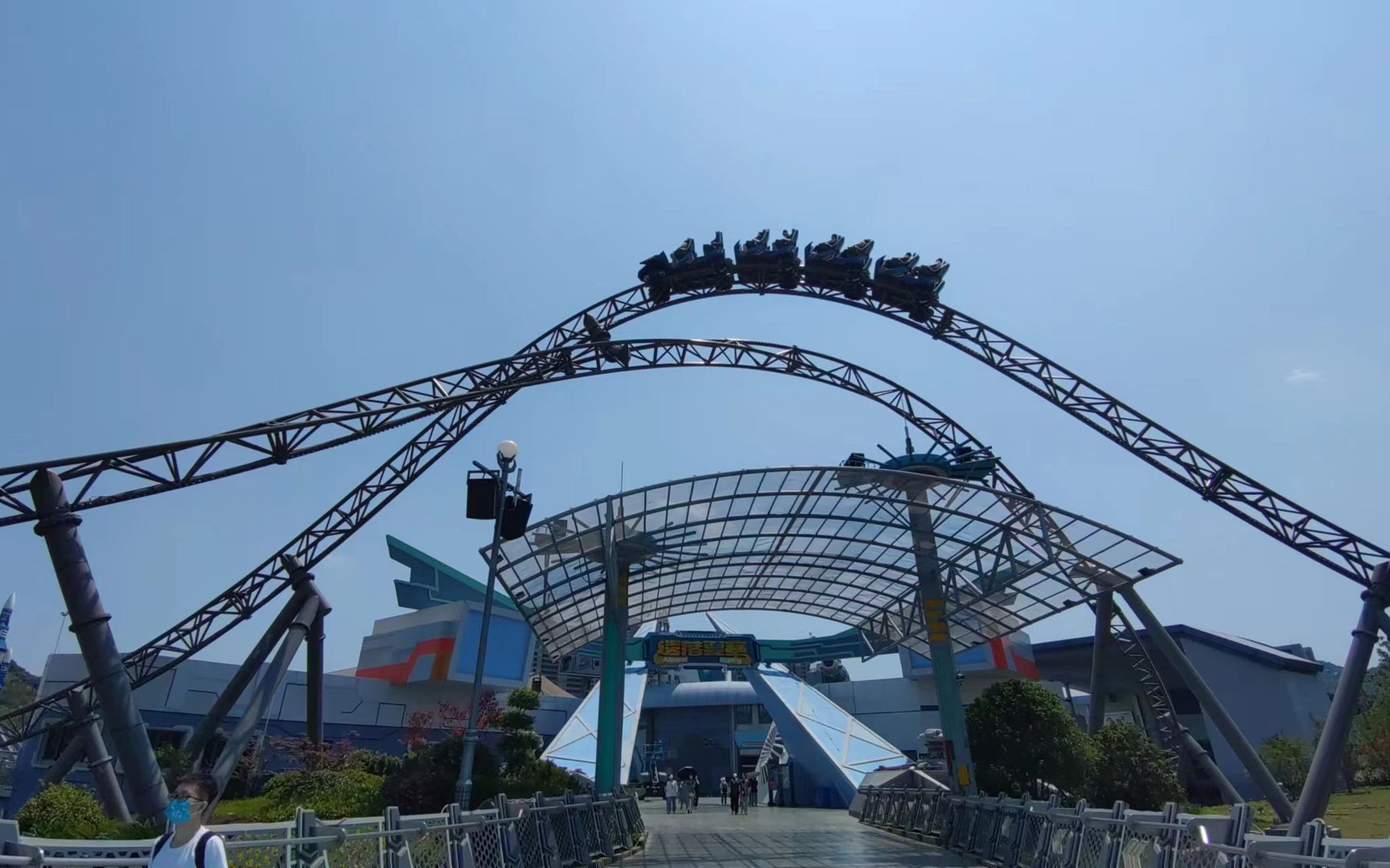 南京欢乐谷 复仇之光过山车 反向视角