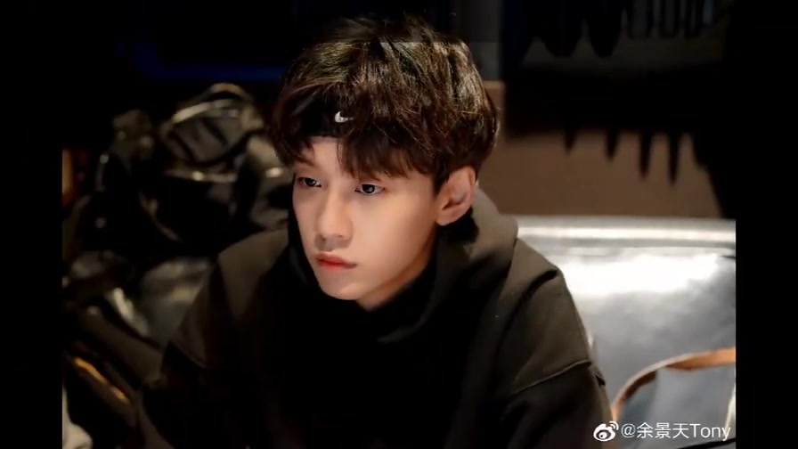 余景天青你3初c长这样