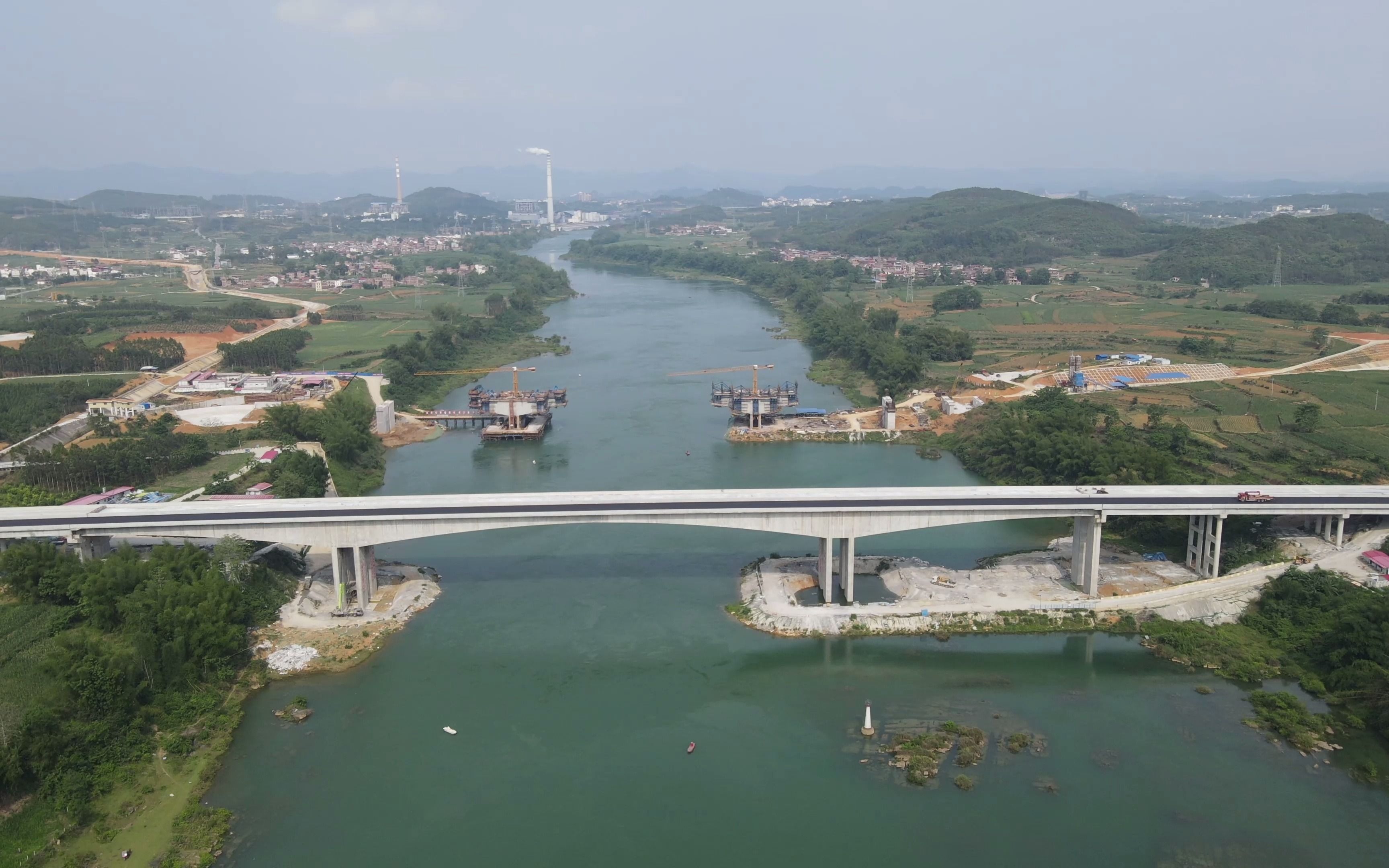 柳南高速合山段龙马特大桥