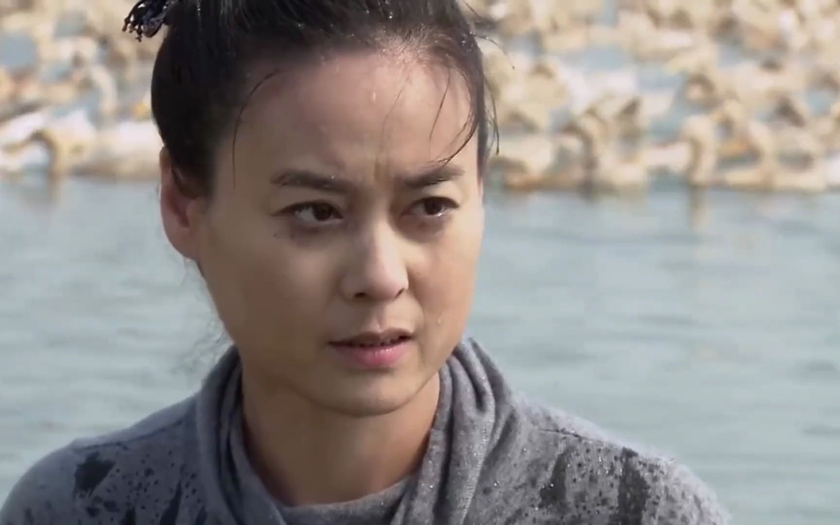 野鸭子:落汤鸡!老胡帮凤姐抓鸭子,两人却纷纷落水