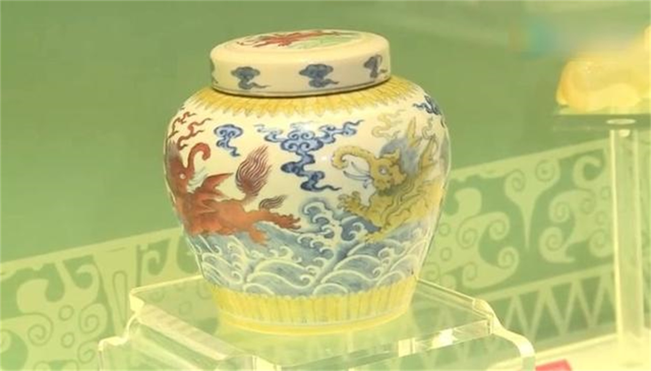 马未都的成化天字罐非常稀有比鸡缸杯还罕见