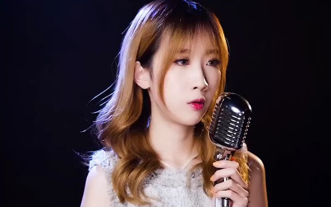 【鱼仙儿】翻唱的【半壶纱】,古风歌曲唱出了出征的感觉_哔哩哔哩