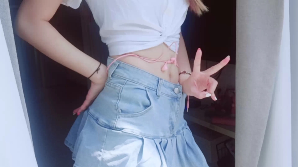 来自小羊的反手摸肚脐挑战!_哔哩哔哩_bilibili