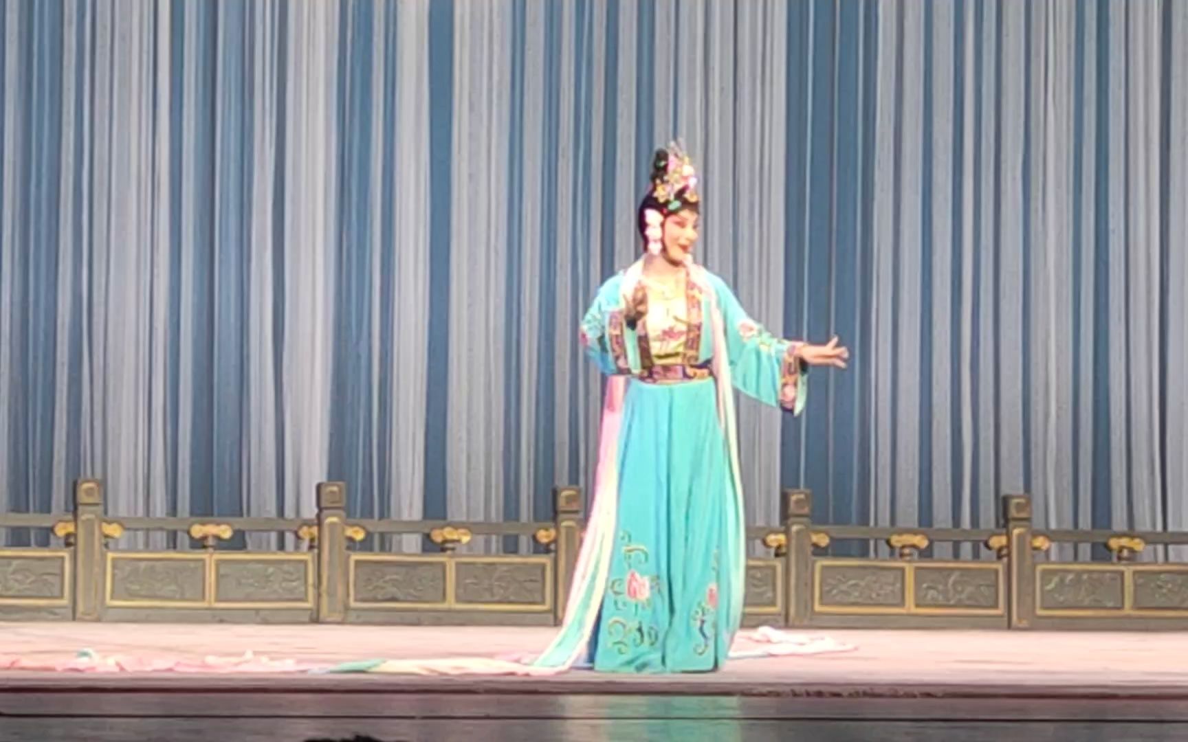 2京剧《天女散花》中央戏剧学院 康佳欢