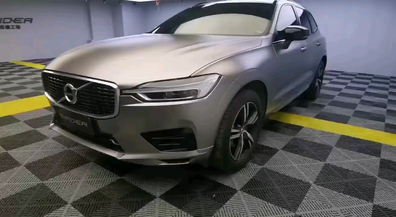 沃尔沃xc60电光金属战斗灰完工等待