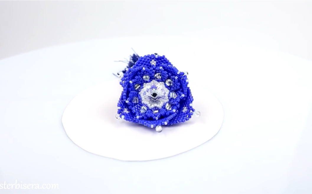 【串珠】花朵胸针