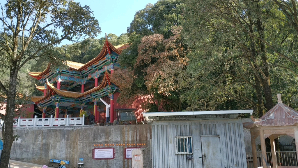 云南玉溪江川古代八景之一,江川最大的佛家寺院,北山云峰寺哔哩哔哩bilibili