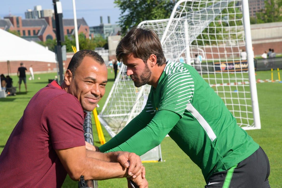 传奇后卫卡福:英超拉低了巴西队的水平!