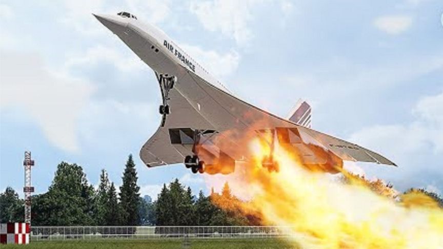 协和客机起飞时轮胎爆裂,引擎起火,撞上一家酒店