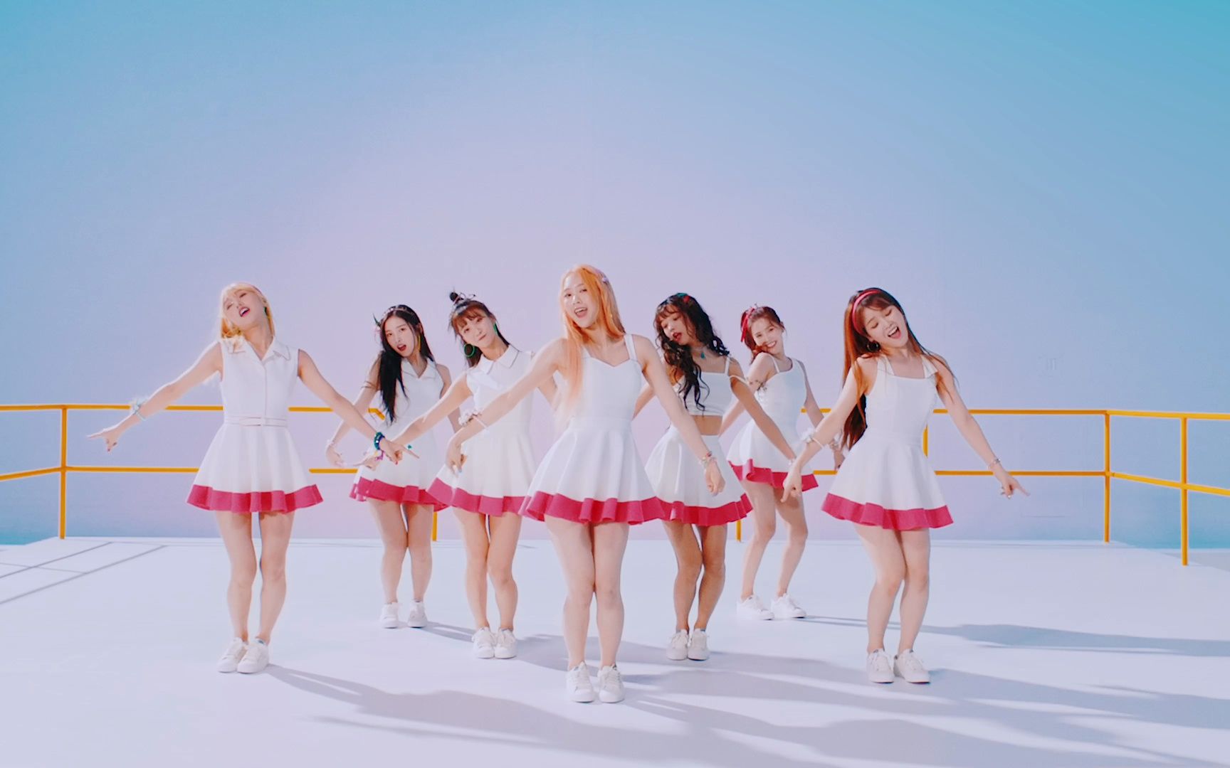 oh my girl - bungee (fall in love) 2160p