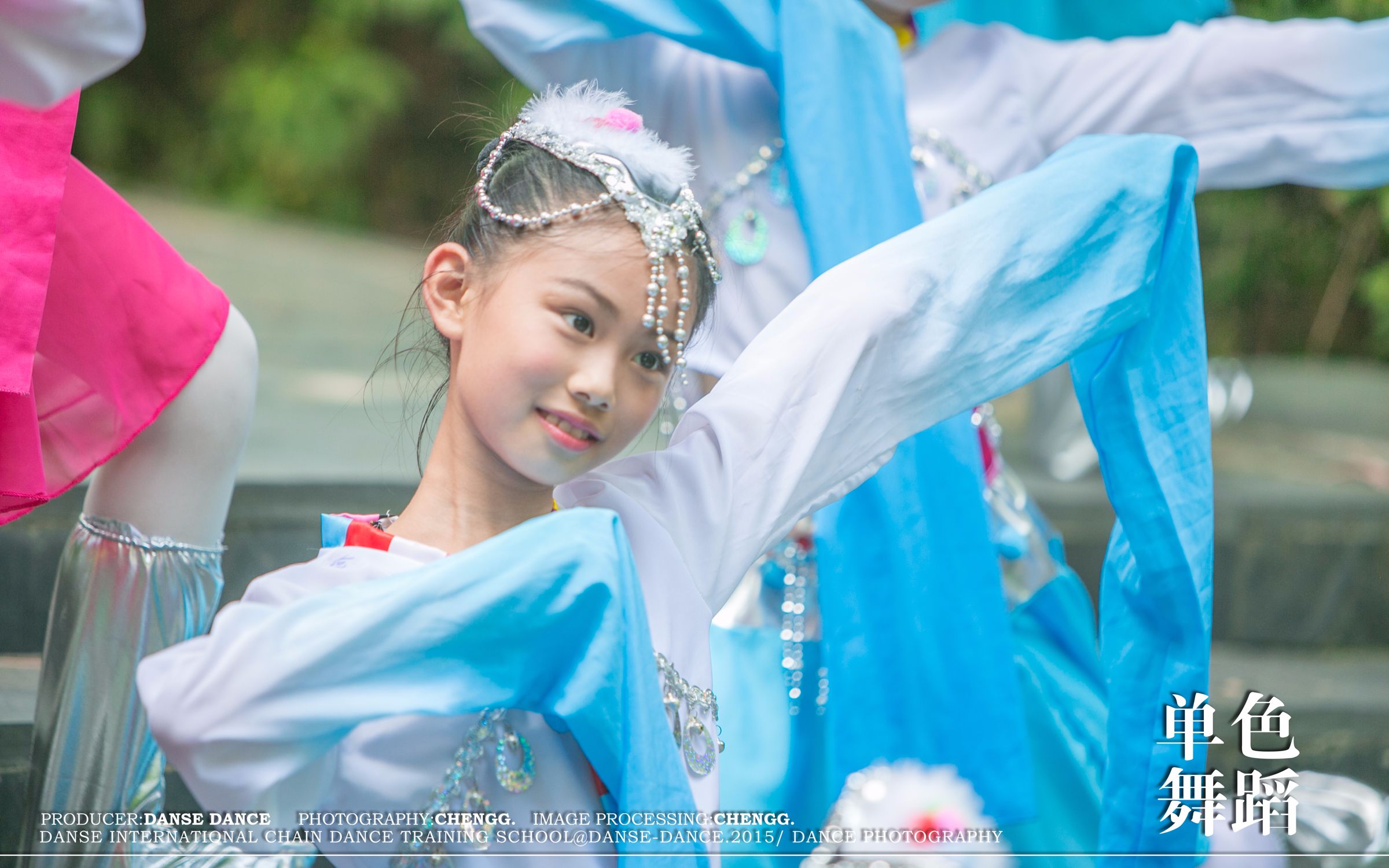 [图]少儿民族舞《隆达梅朵》【单色舞蹈】少儿中国舞