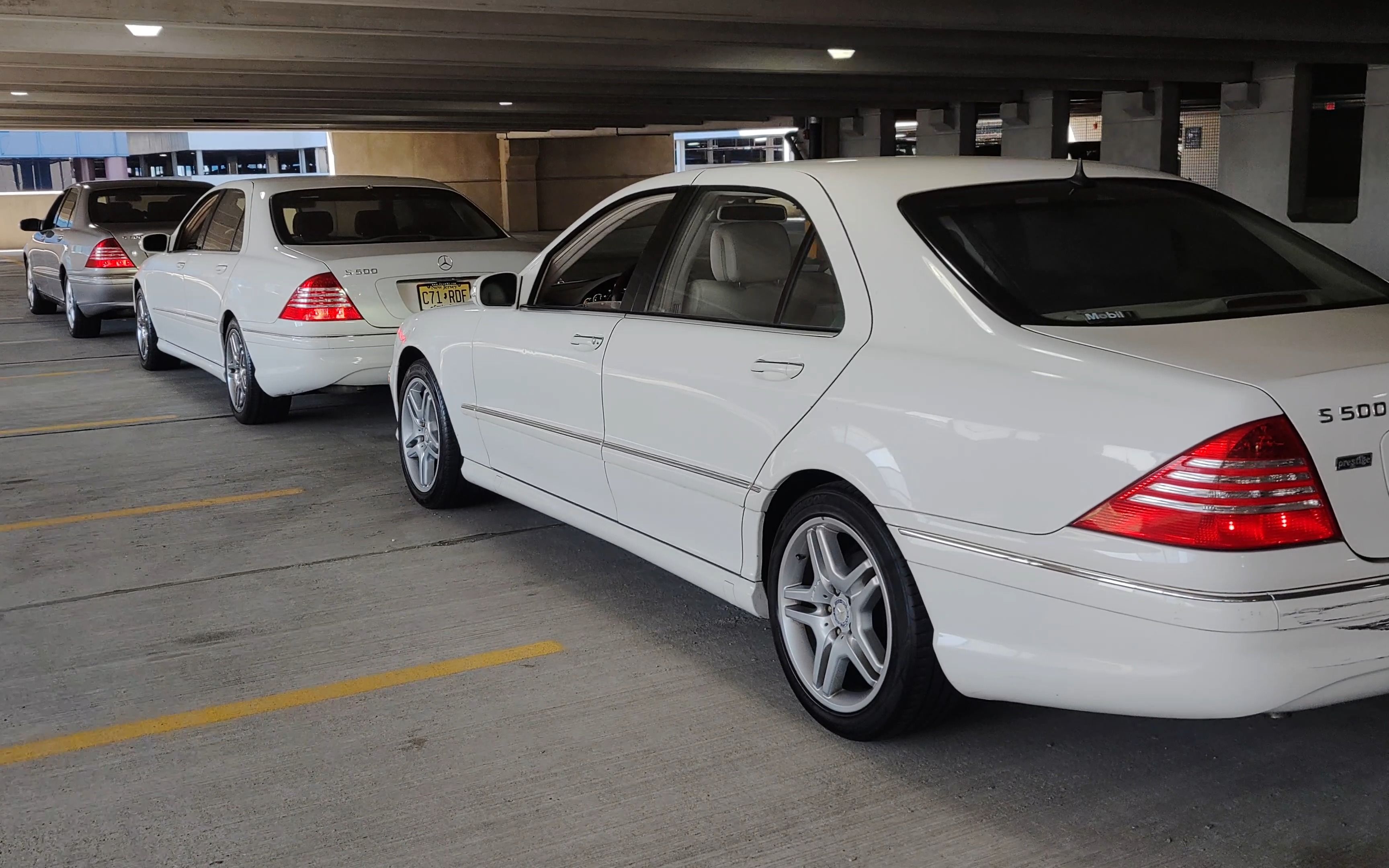 偶尔发一下up主自己的车 三台奔驰 w220 s级 s500