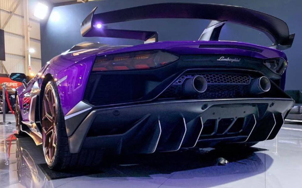 2000万限量版兰博基尼,亮起尾灯的时候才是霸气的开始!