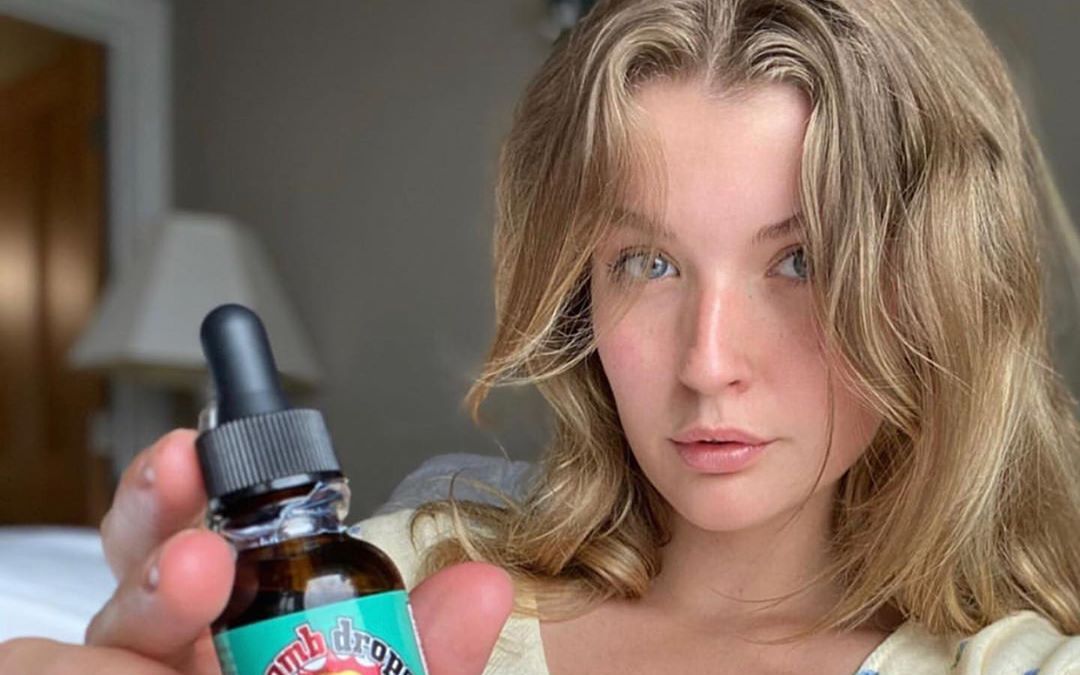 miamelano大宝贝宅在家里也美得满屏100分牛仔裙