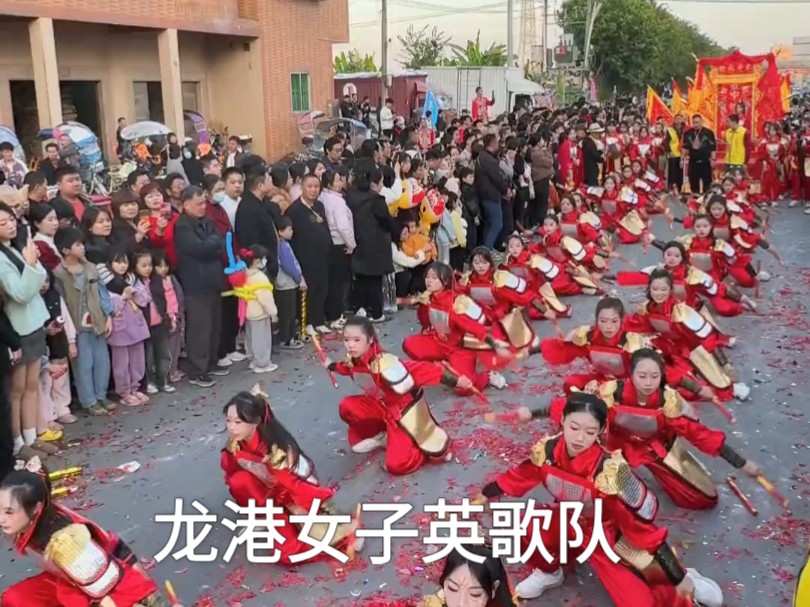 花木兰出征,春节一定要来潮汕看一场女英歌炸街. 龙港女子英歌队#春节气氛组已就位 #龙港女子英歌有多燃哔哩哔哩bilibili