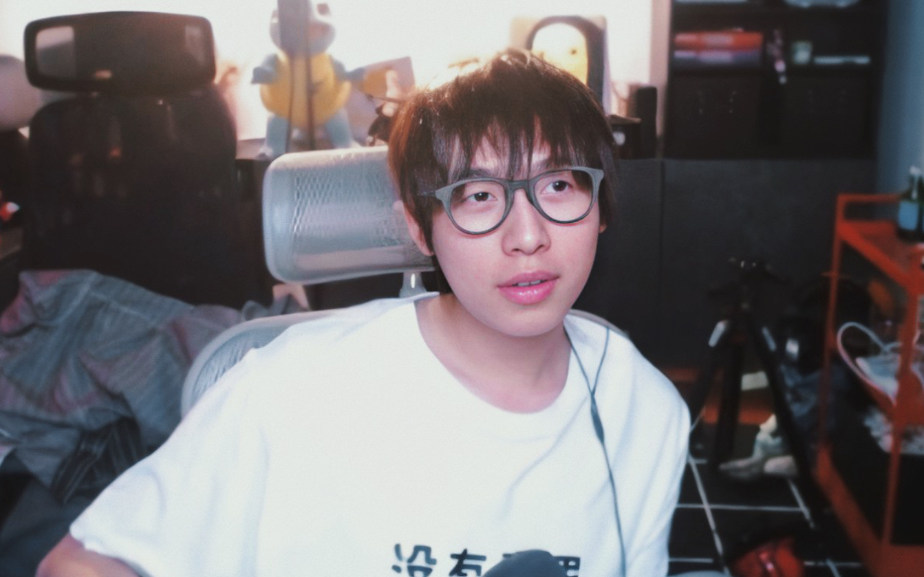 【中国boy】小王的一口毒奶