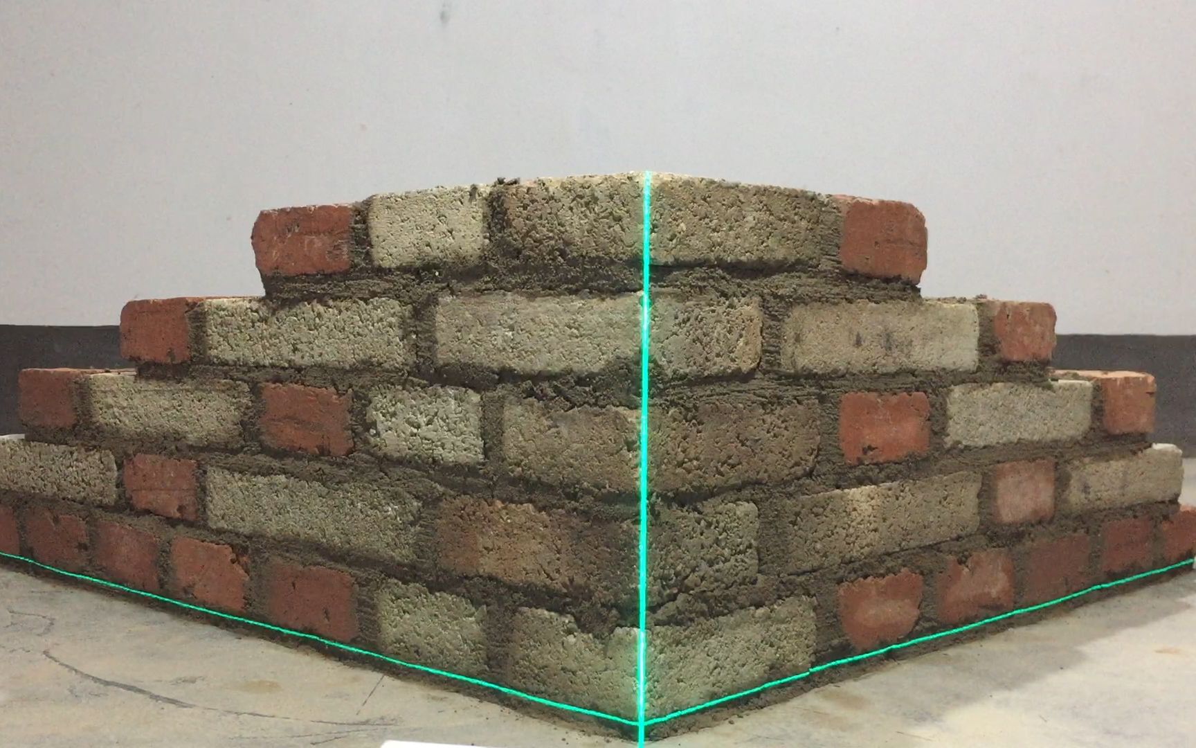梅花丁砌法,24墙角这样砌更省砖,哪种砌法更合理?