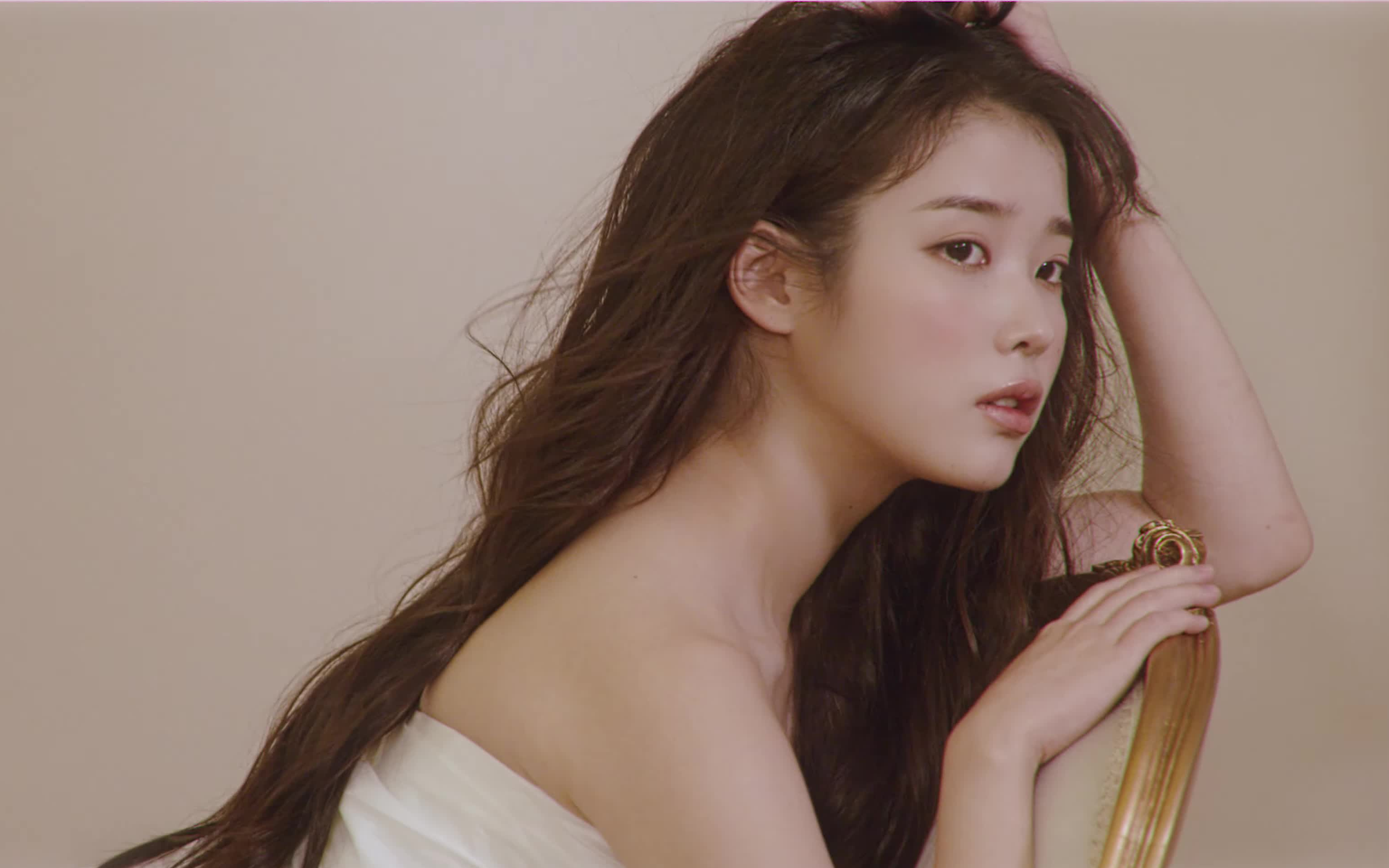 真露xiu - vogue 宣传片