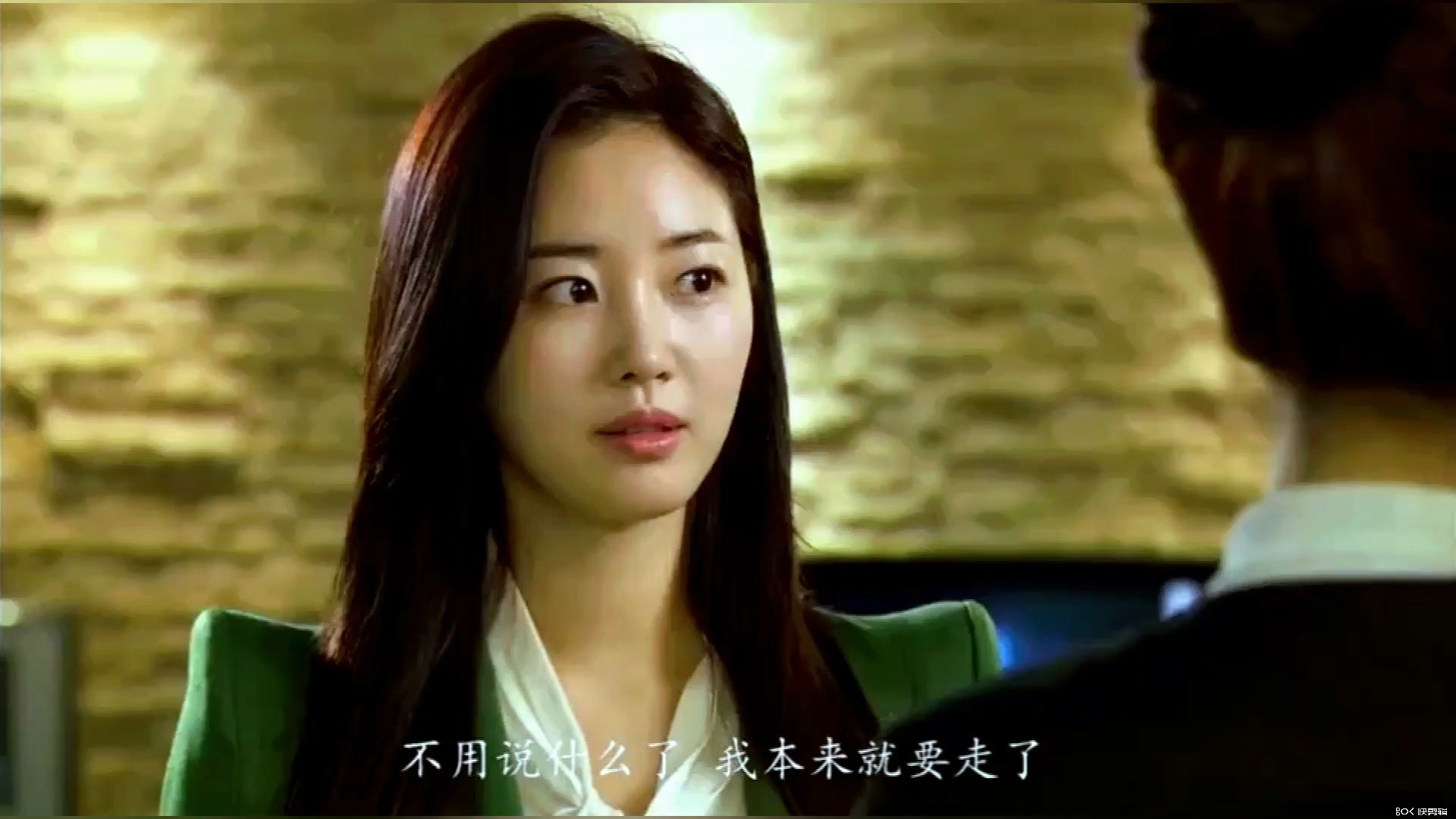 金莎朗演技超好不要惹穿皮衣带帽子的小姐姐太美了你惹不起