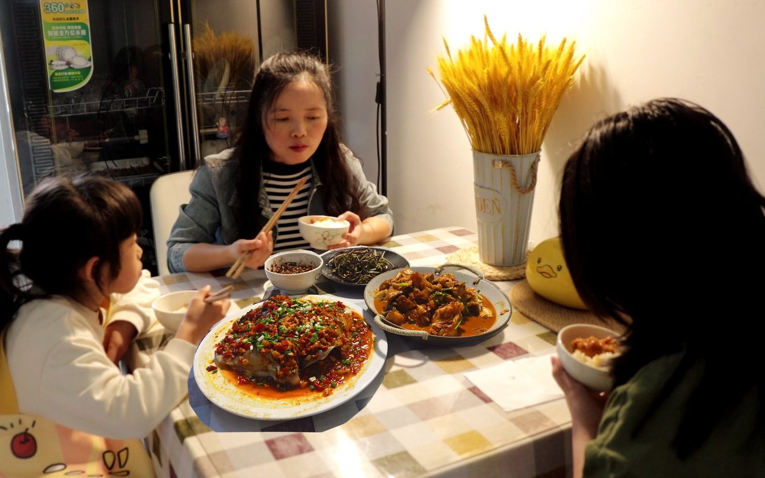 [图]姐姐给我带来的野生青鱼，做了剁椒鱼头和豆腐烧鱼块，没腥味好吃