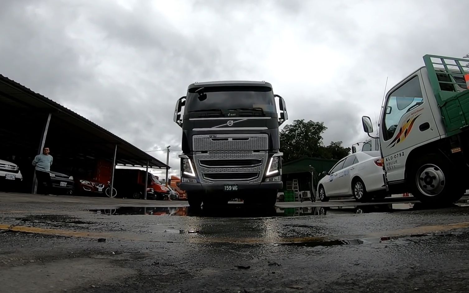 蒟蒻哥试驾volvo fh540 台湾沃尔沃卡车旗舰_哔哩哔哩 (゜-゜)つロ