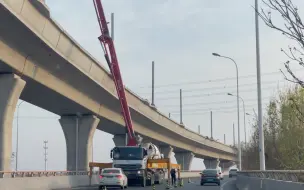 下载视频: 津静线精武镇站安上了路灯，每天进度还挺快