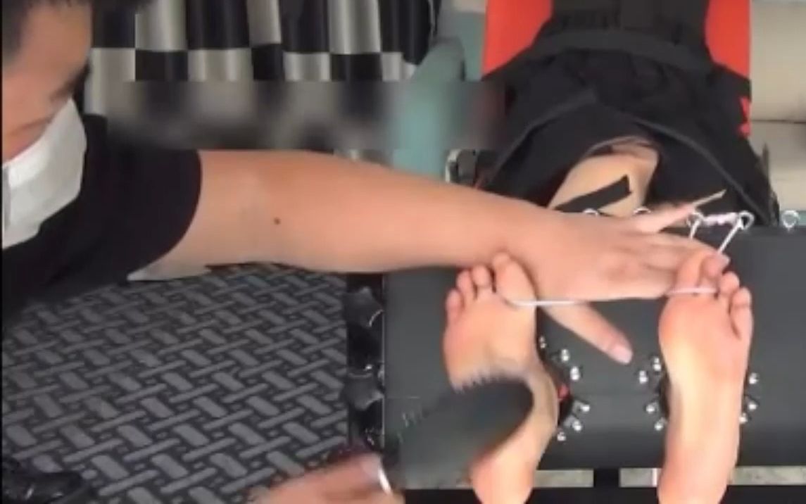 小姐姐不怕痒测试 - 31