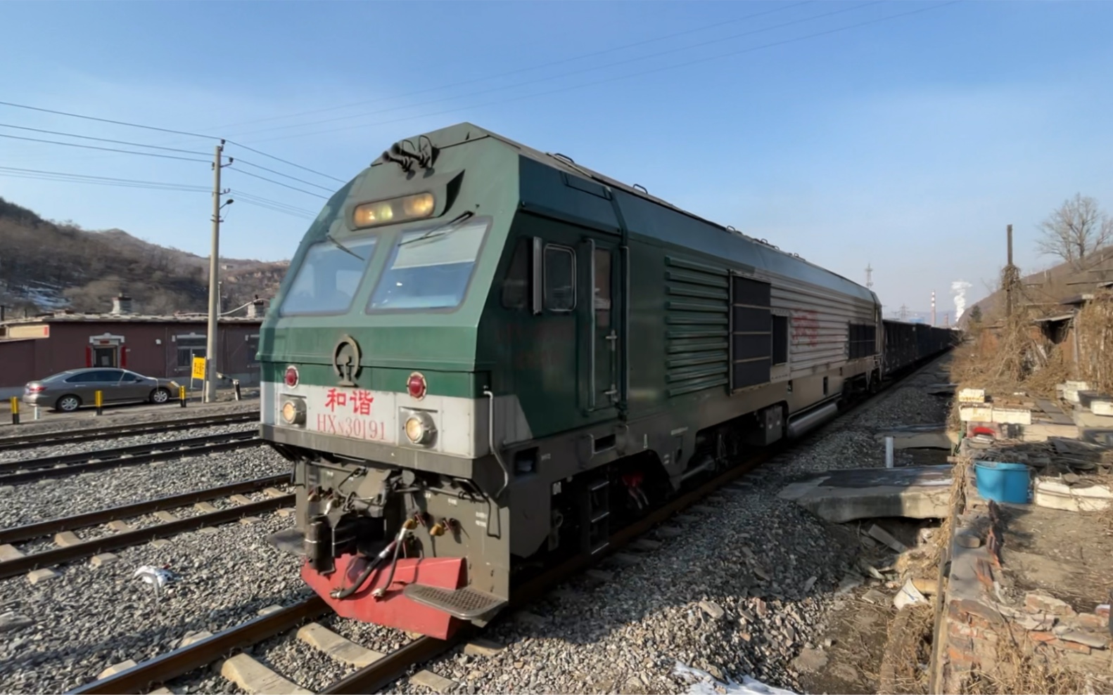 近距离接触运行中hxn3型内燃机车辽溪线沈局苏段hxn3
