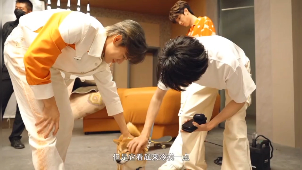 【马嘉祺】六斤:马嘉祺,你在外面这样是吧