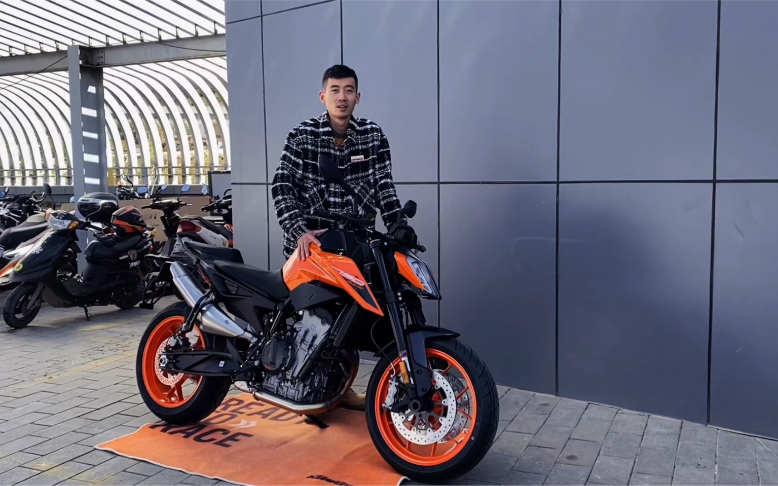 ktm 的一名小學生教大家如何調節騎行模式 #ktm790duke #彈射起步