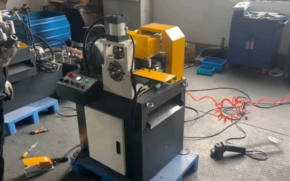 半自动单头倒角机,用于管类端面平头,倒角,坡口等加工