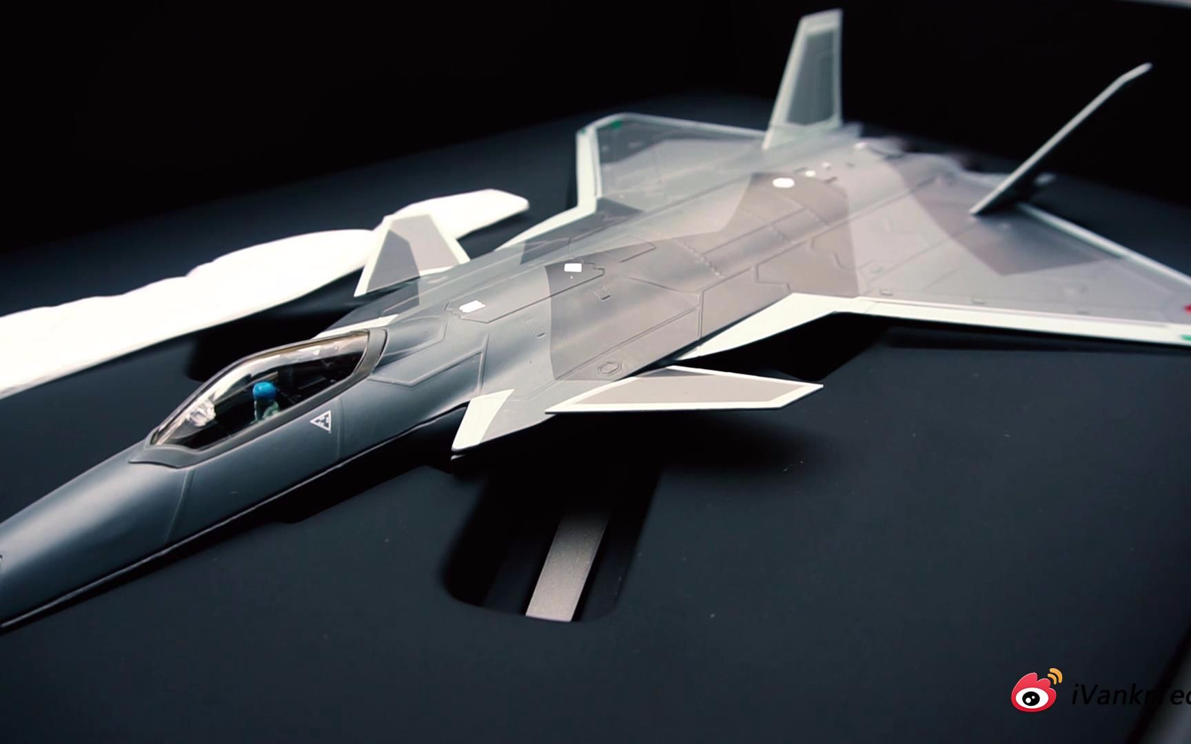 「玩·品」魅蓝e3歼-20定制典藏版开箱:专属主题亮眼(买模型送手机