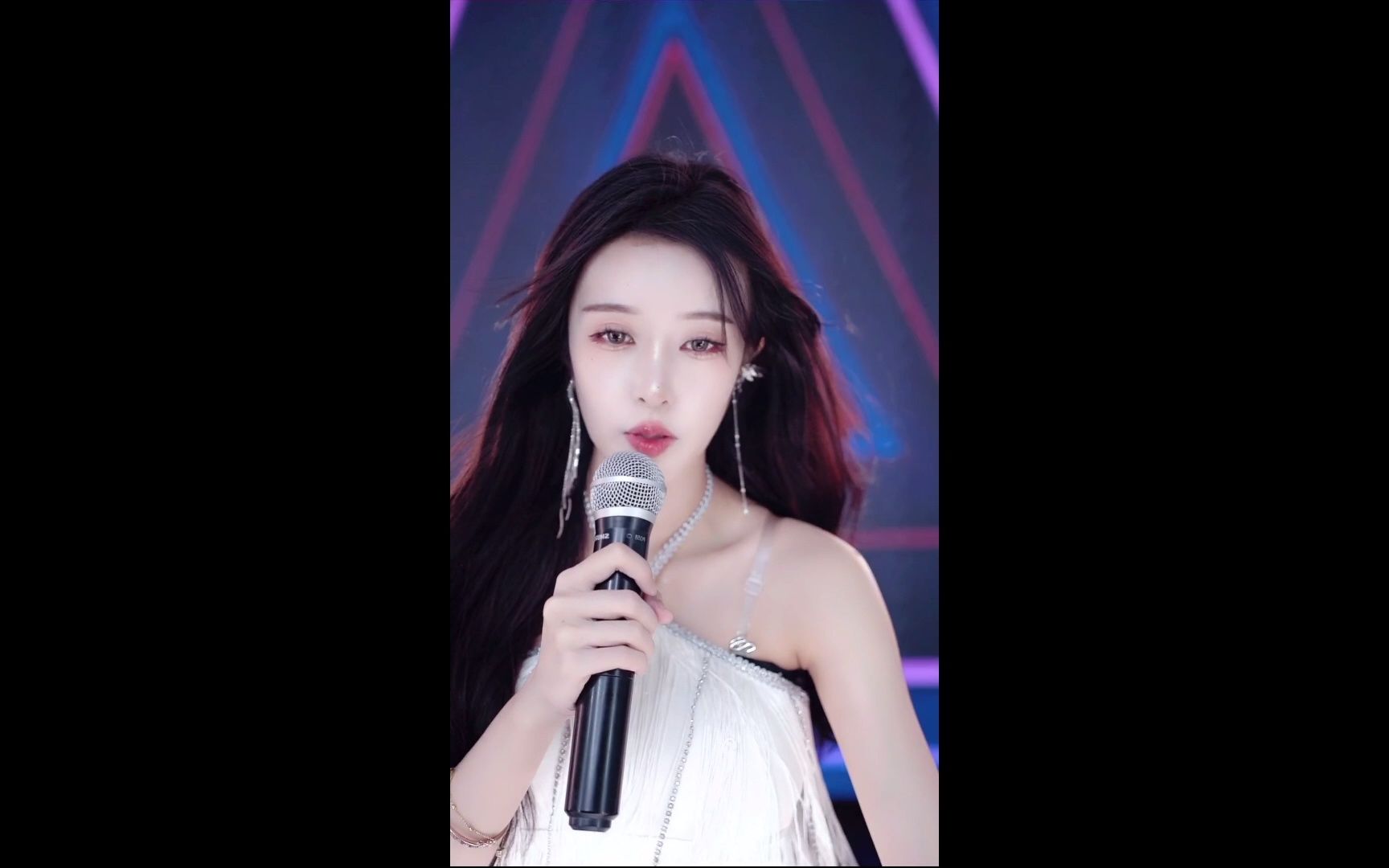 抖音 · 辣条条sss