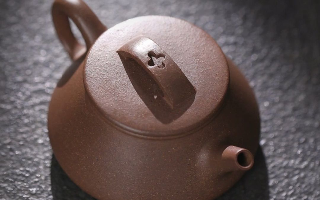 这把段泥紫砂壶影瓢,特别适合泡白茶