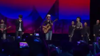 Descargar video: 【Live】Jason Mraz × 方大同 × 邓紫棋 - I'm yours