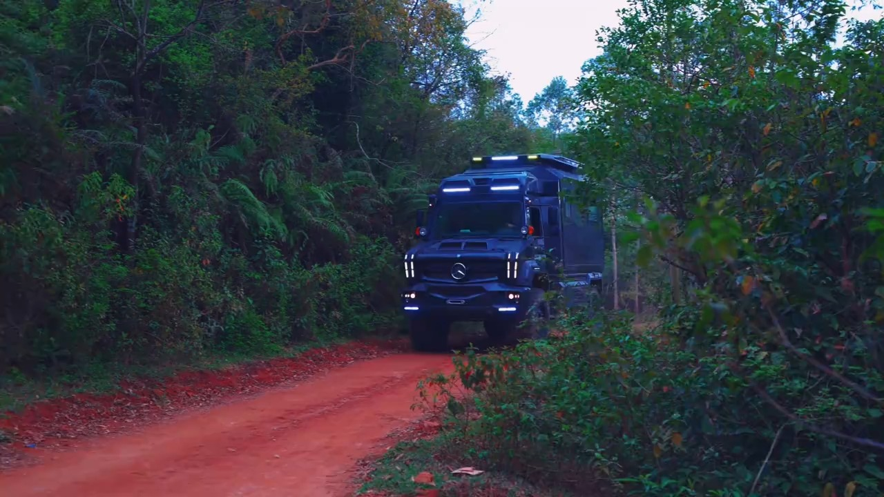 到底是越野之王还是丛林之王 乌尼莫克房车