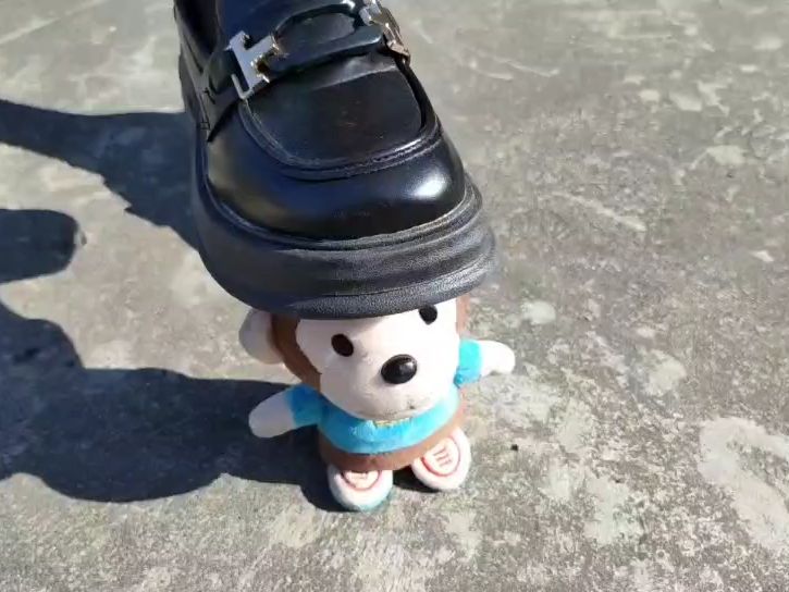 小皮鞋踩玩具解压原声