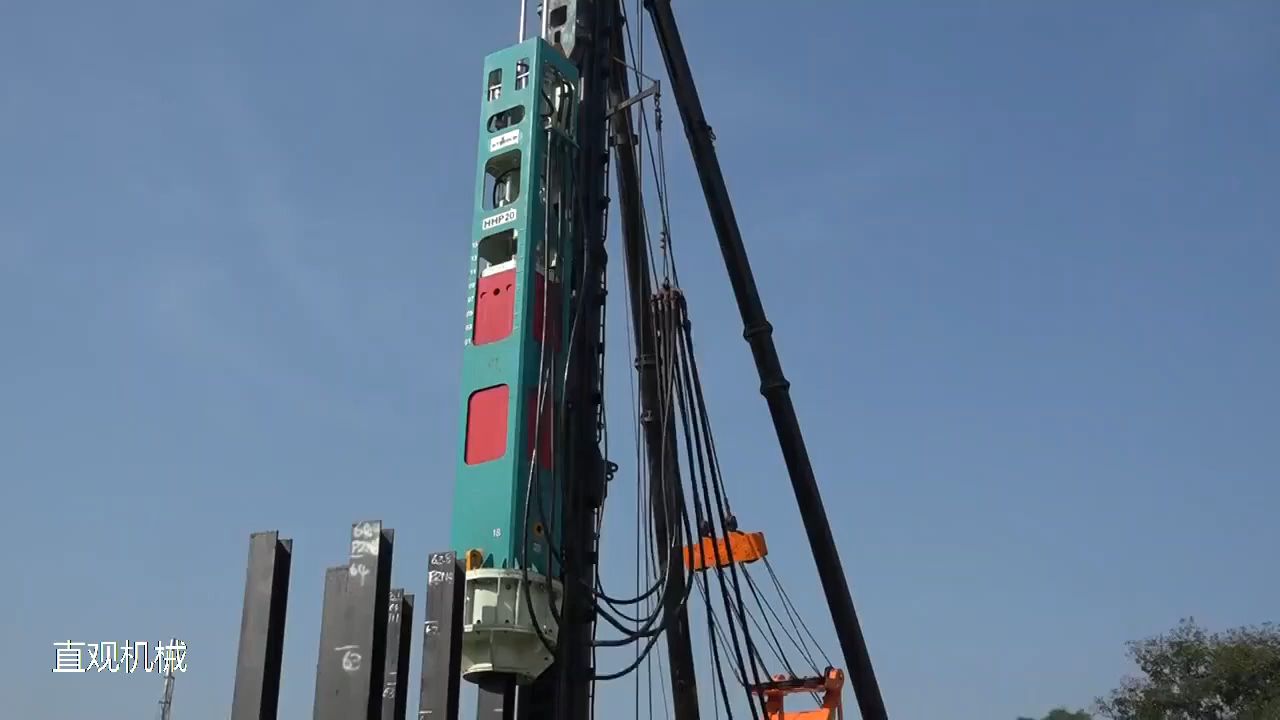 一锤20吨,液压锤打桩机是如何工作的