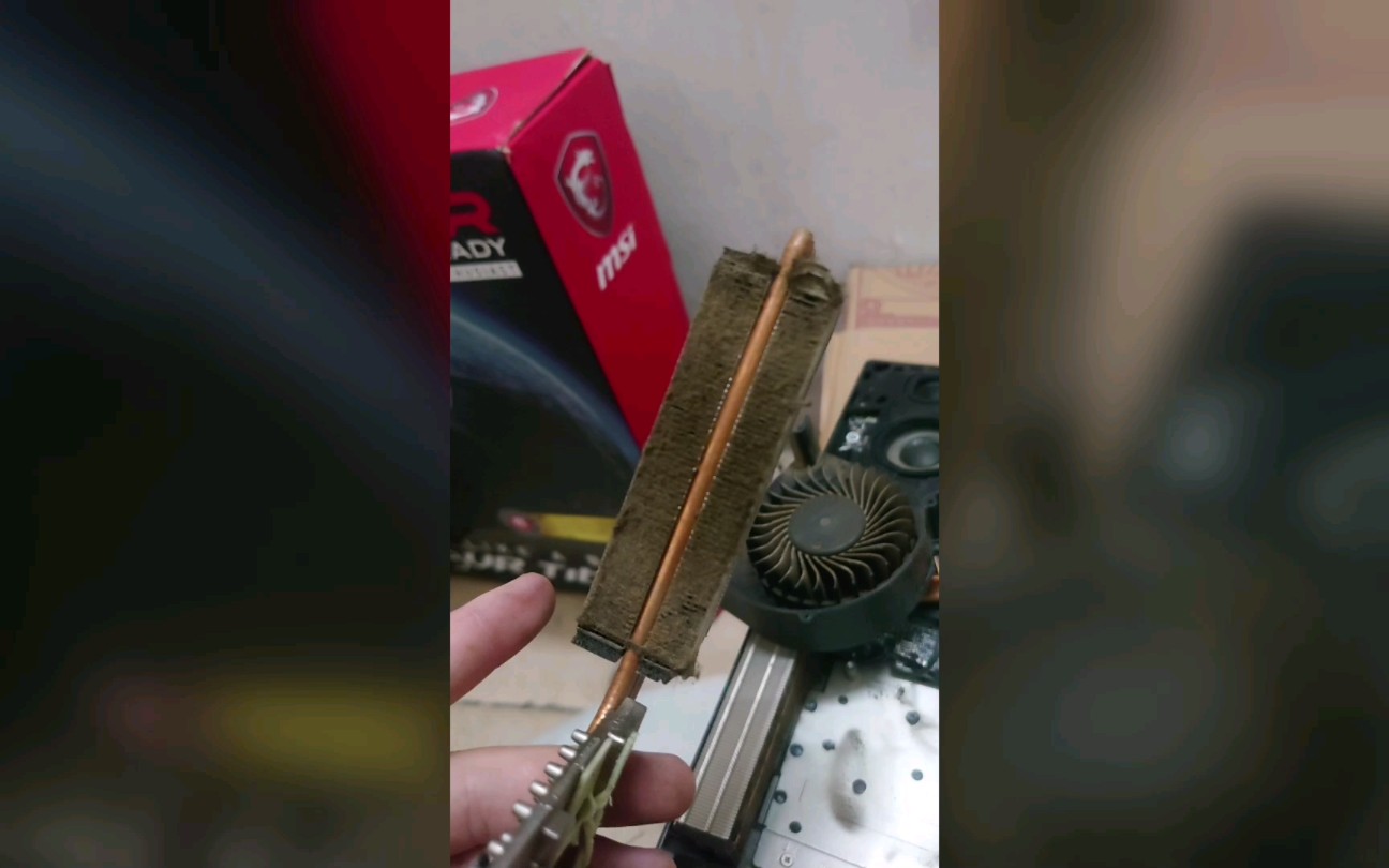 给5年没清理过灰微星gt73清理灰,打开震惊了