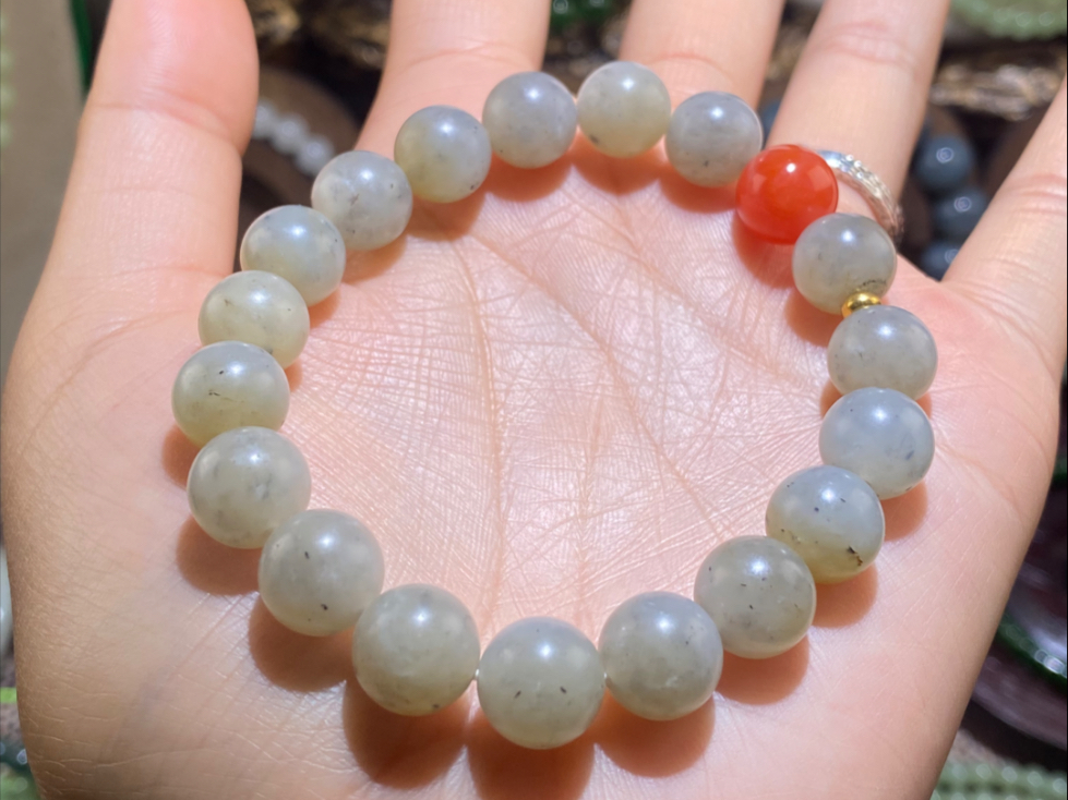 新疆天山天池水墨丹青玉 新疆天山天池水墨丹青玉