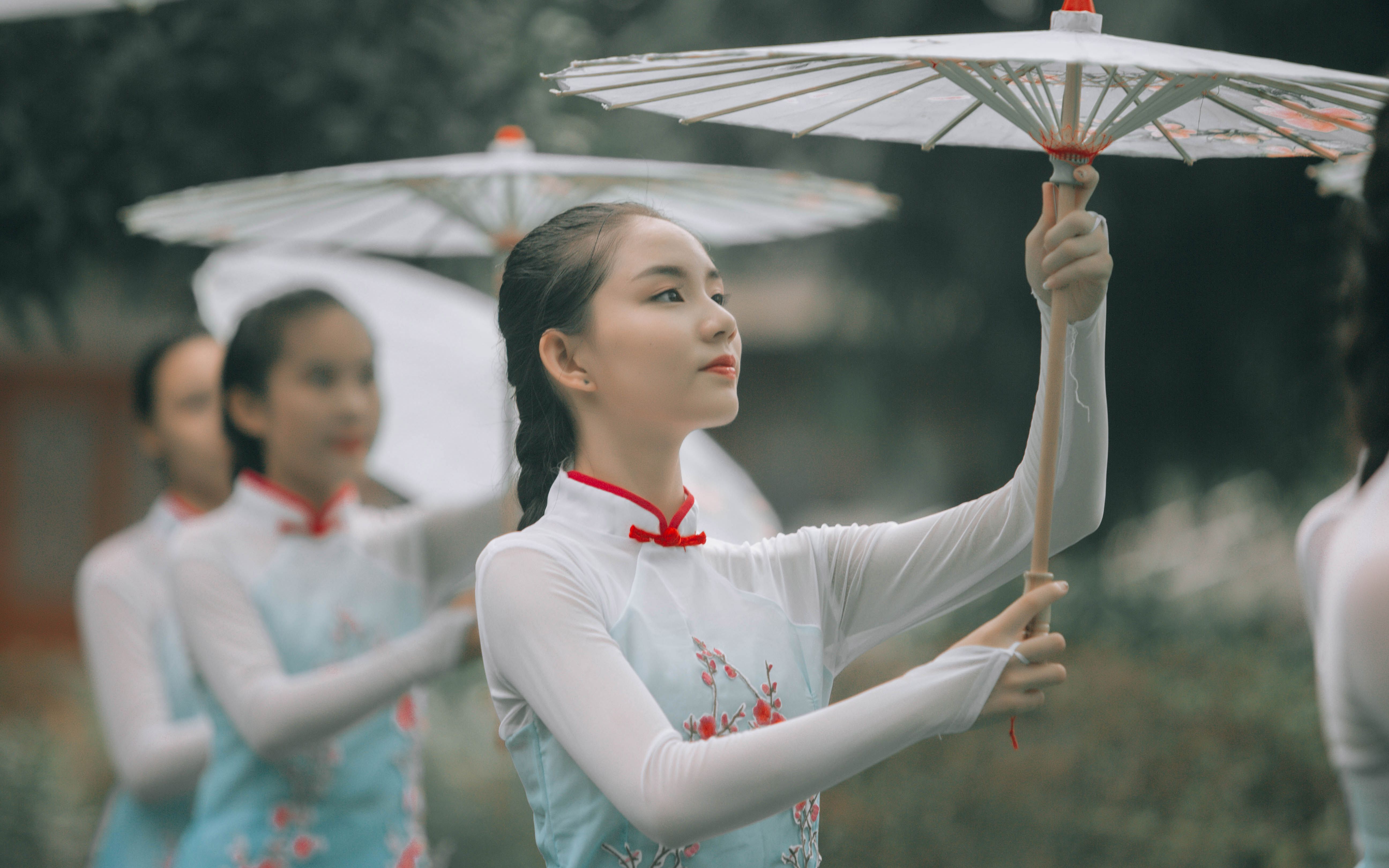 【古典舞】《芙蓉雨》烟雨朦胧中,江南女子尽显温柔_哔哩哔哩 (゜-゜)