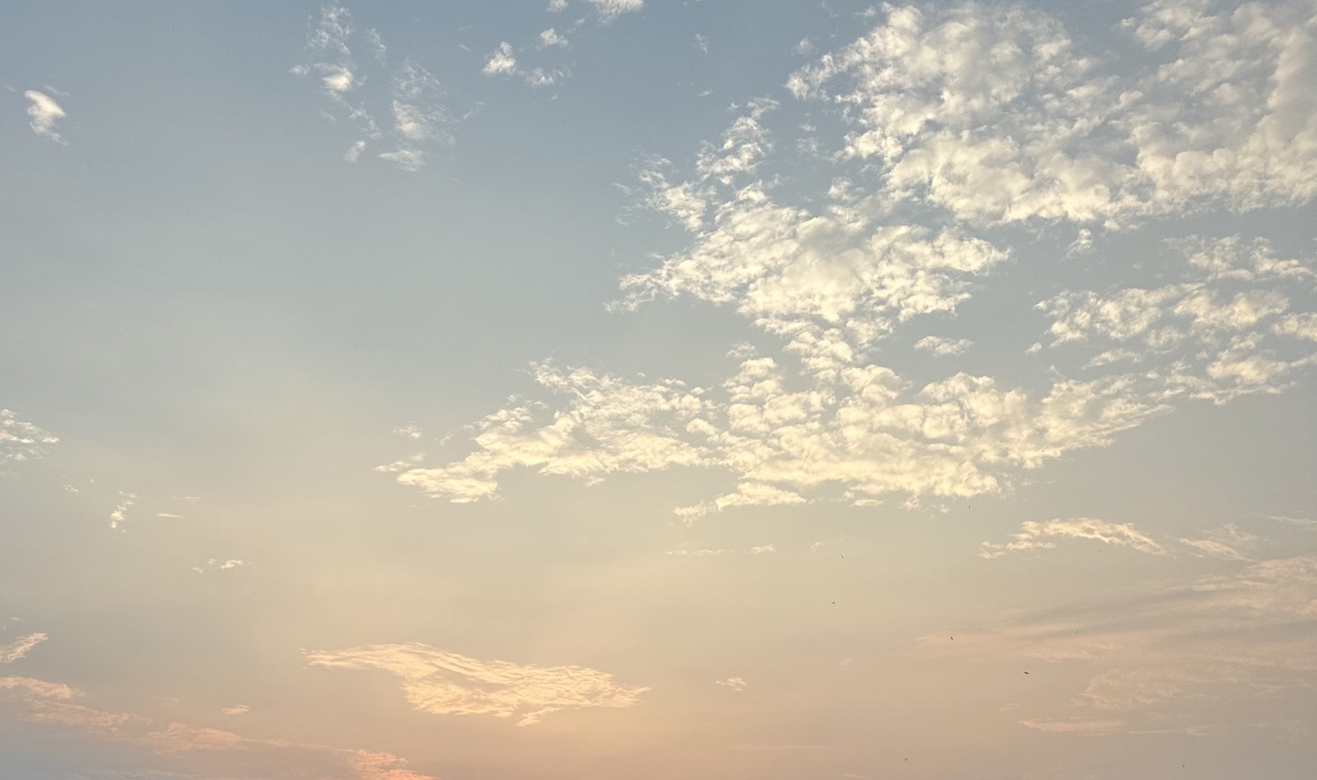 日暮云歌: 落日,云朵与晚霞的和声