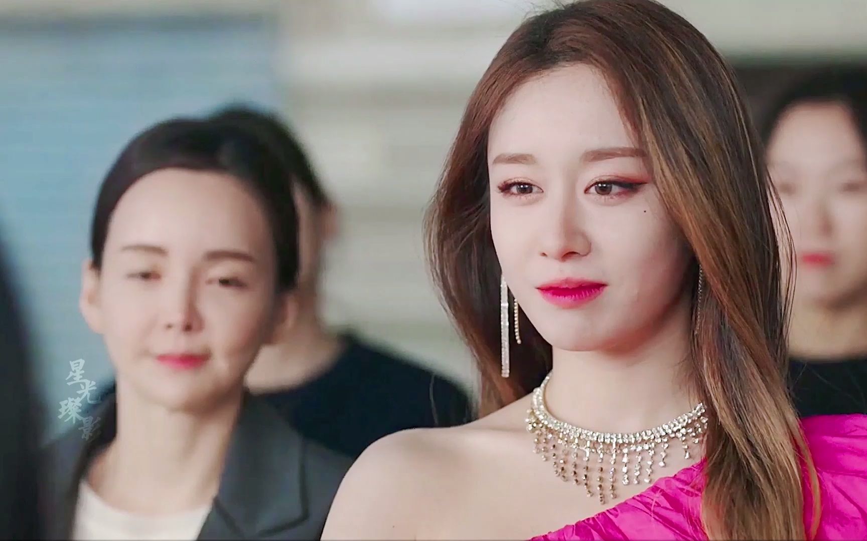 【韩剧模仿】新人偶像第一次录节目,遭到当红女明星的故意为难(李濬荣