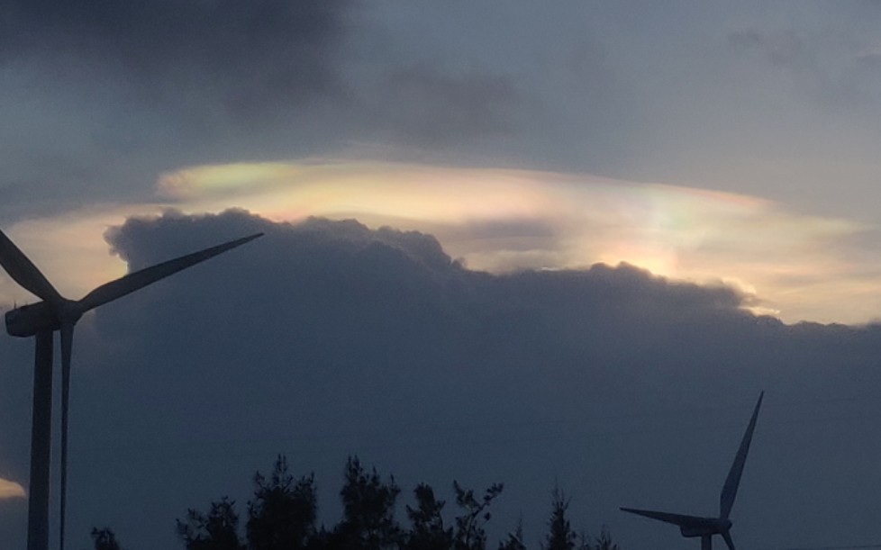 幸运的彩色霞光