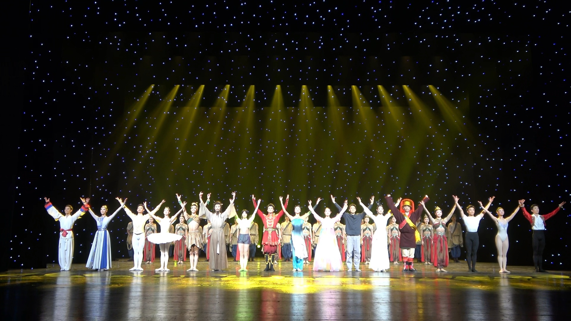 20241129谢幕舞蹈部分:飞人好多,追焦好难系列!