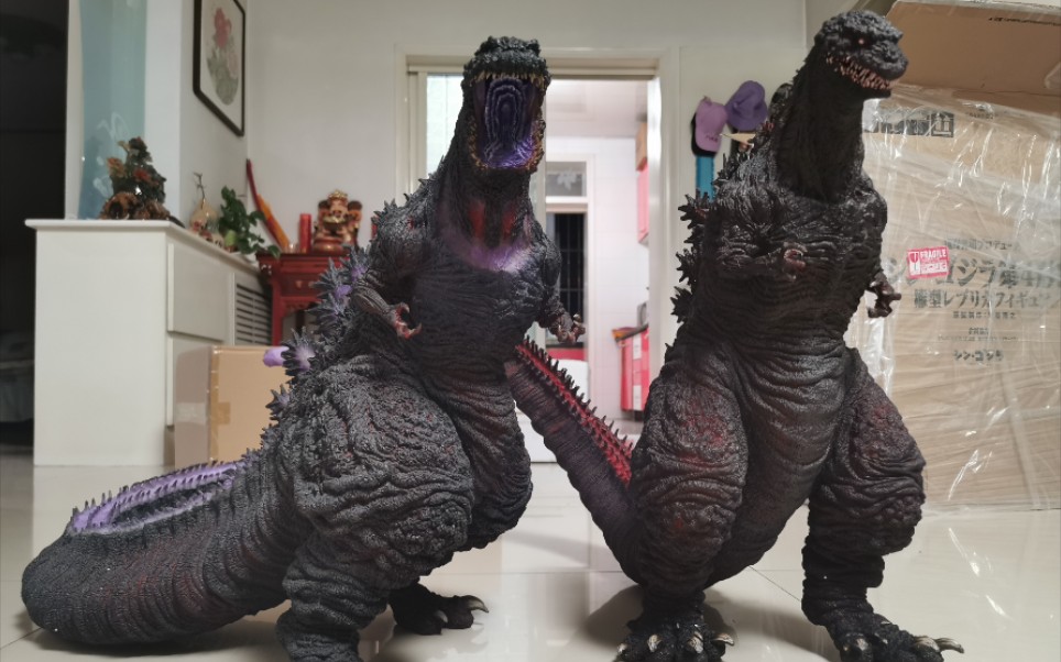 《新61哥斯拉》 xplus巨兽紫背咆哮&海洋堂真哥斯拉第四形态竹谷隆