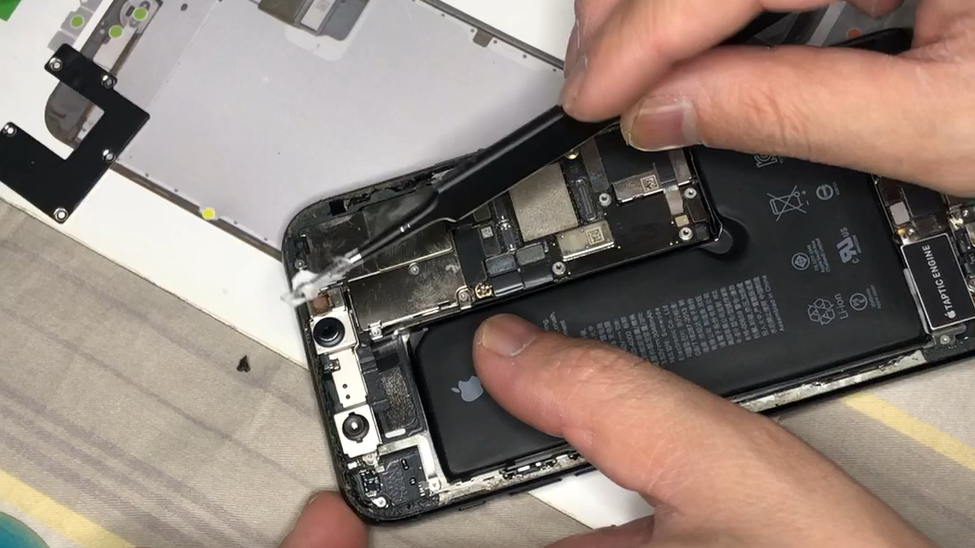 蘋果iphone11pro拆機更換電池教程