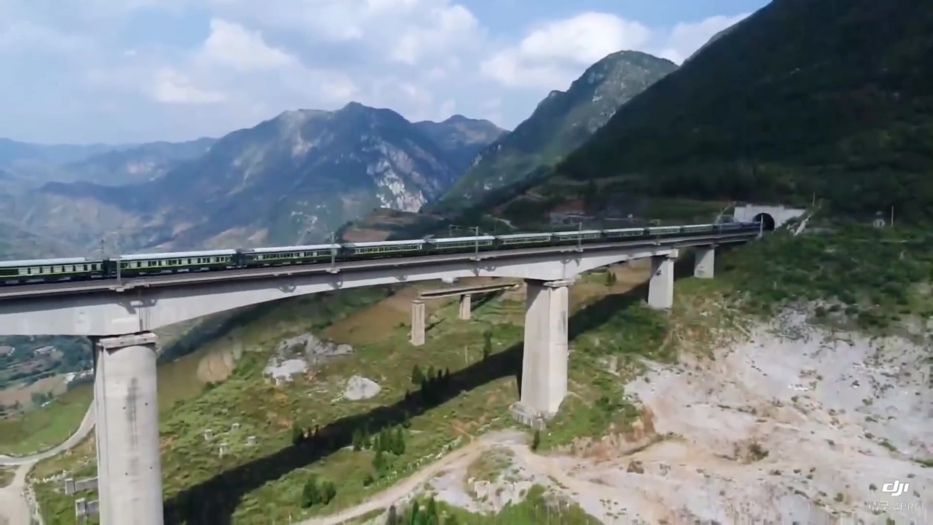 【机械师不务正业系列之-航拍中国大桥】 第一百二十部:航拍贵昆铁路