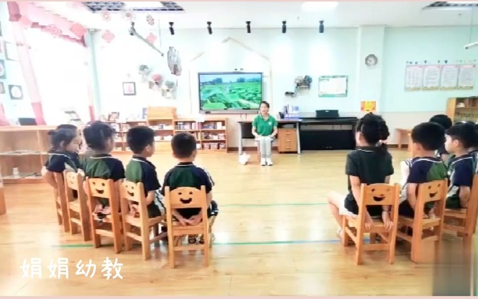 [图]幼儿园优质公开课：中班语言《荷花荷花几月开》#幼儿园公开课#幼儿园优质课#幼儿园优质公开课#幼儿园优秀公开课